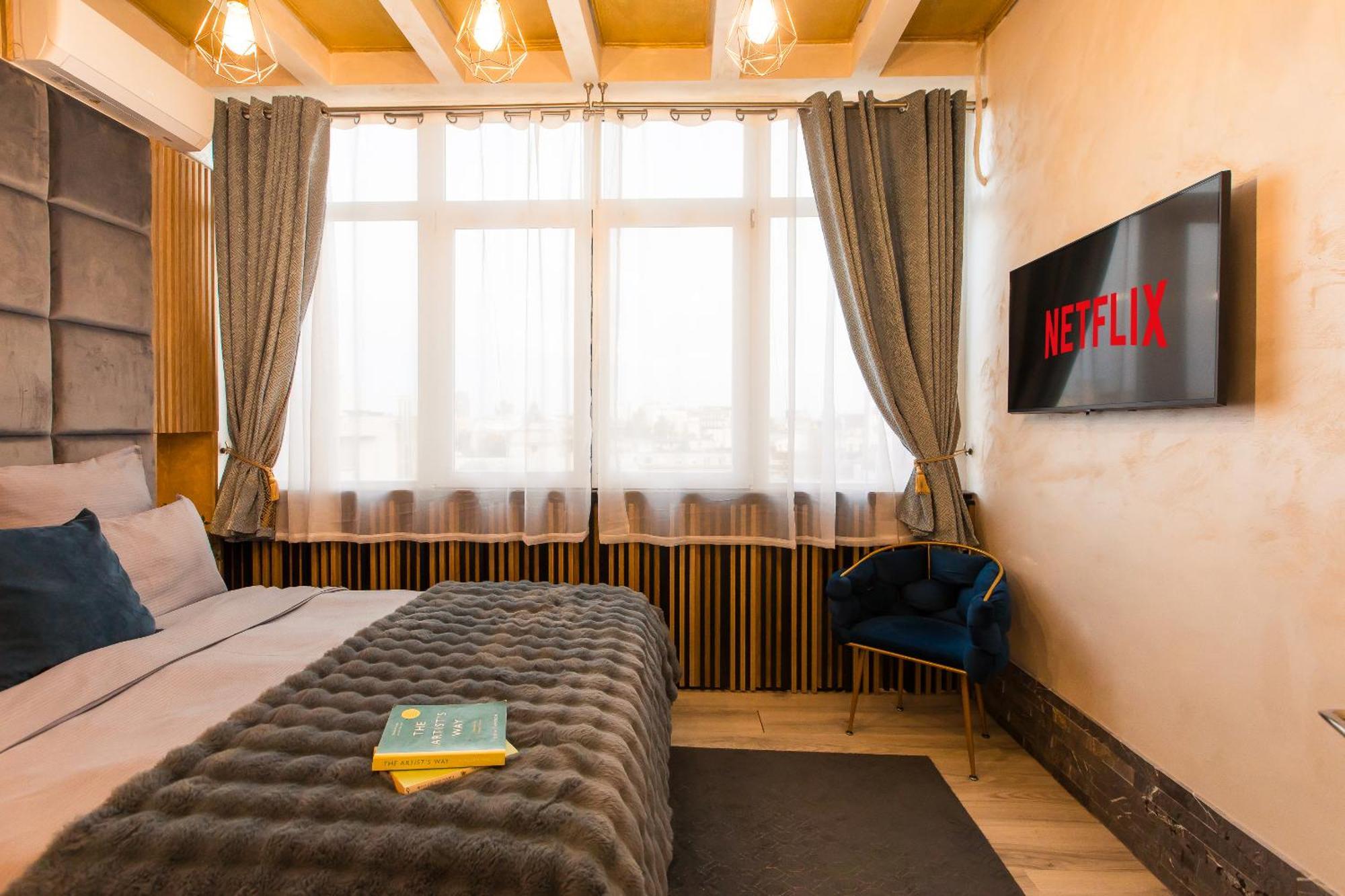 Apartment Royalty With Views On Calea Victoriei Bucharest