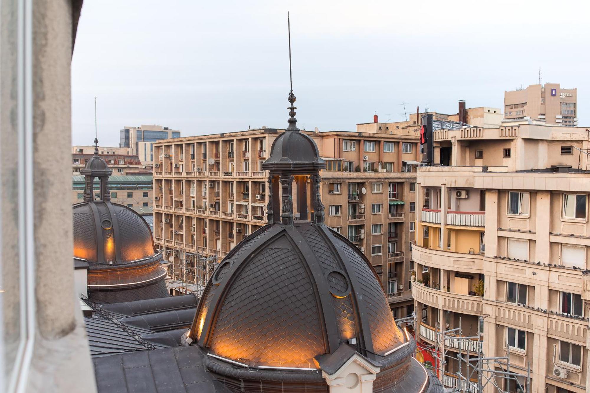 Royalty With Views On Calea Victoriei * Bucarest