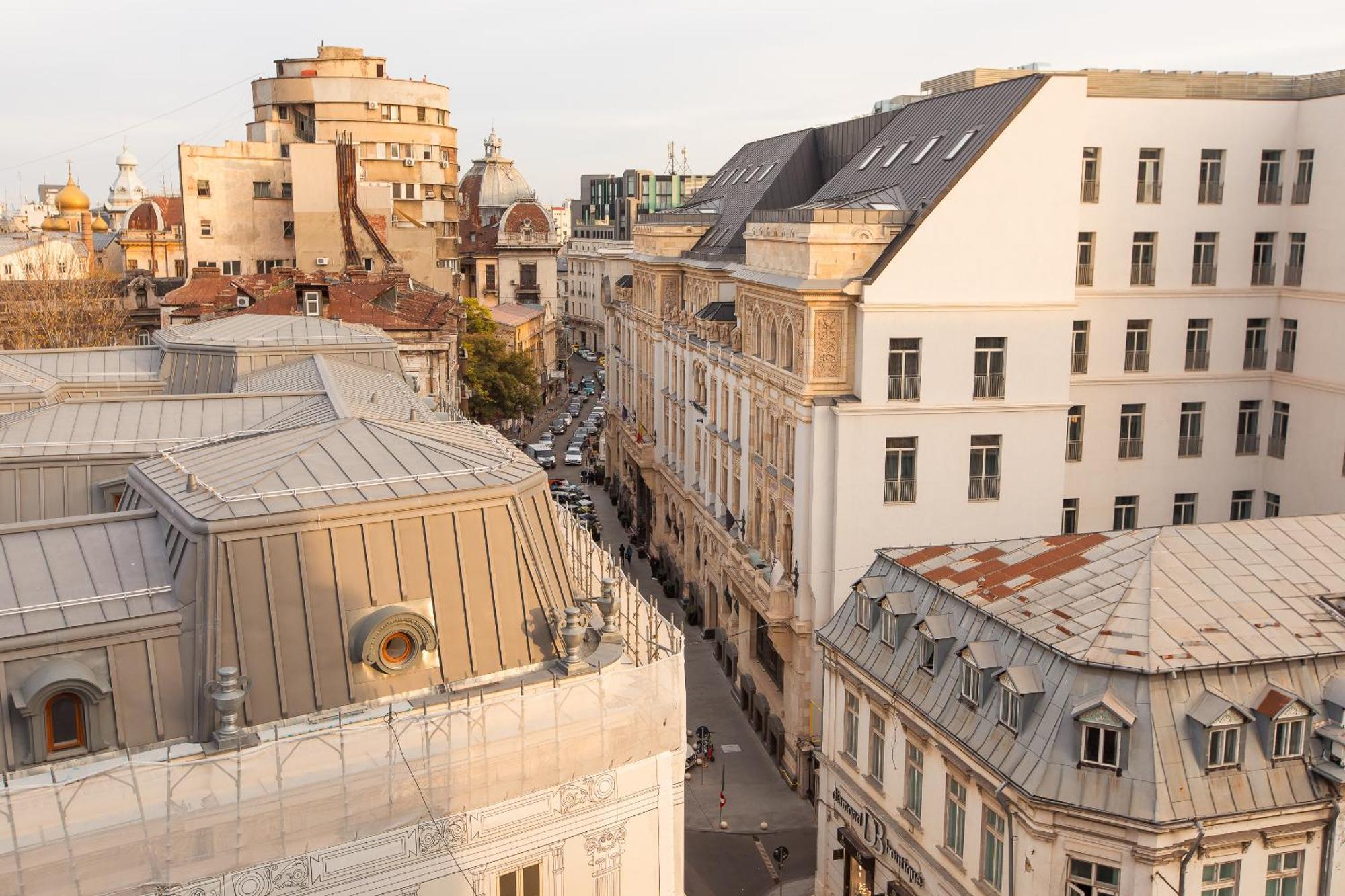 Royalty With Views On Calea Victoriei Appartamento